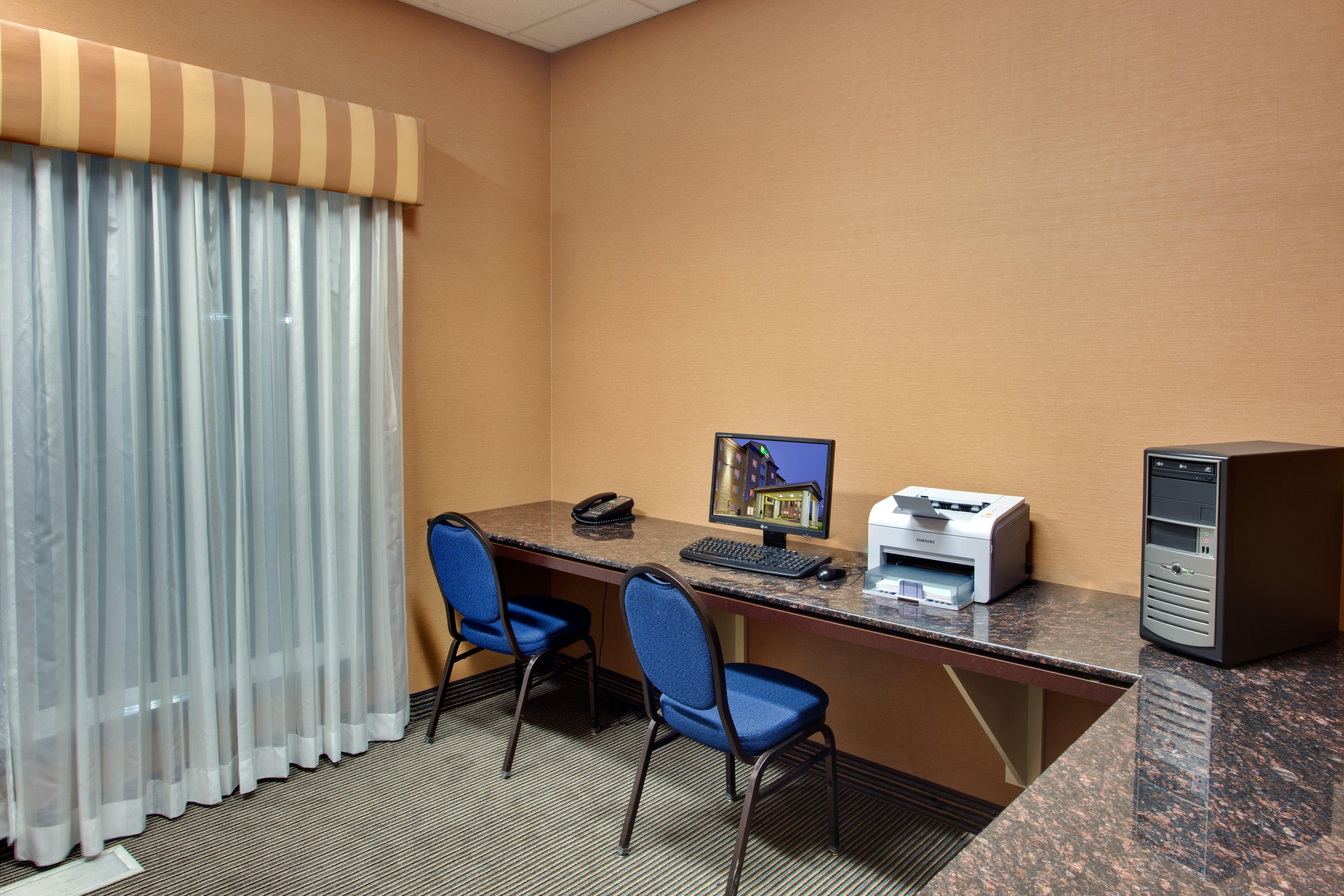 Holiday Inn Express Airport Calgary By Ihg Buitenkant foto