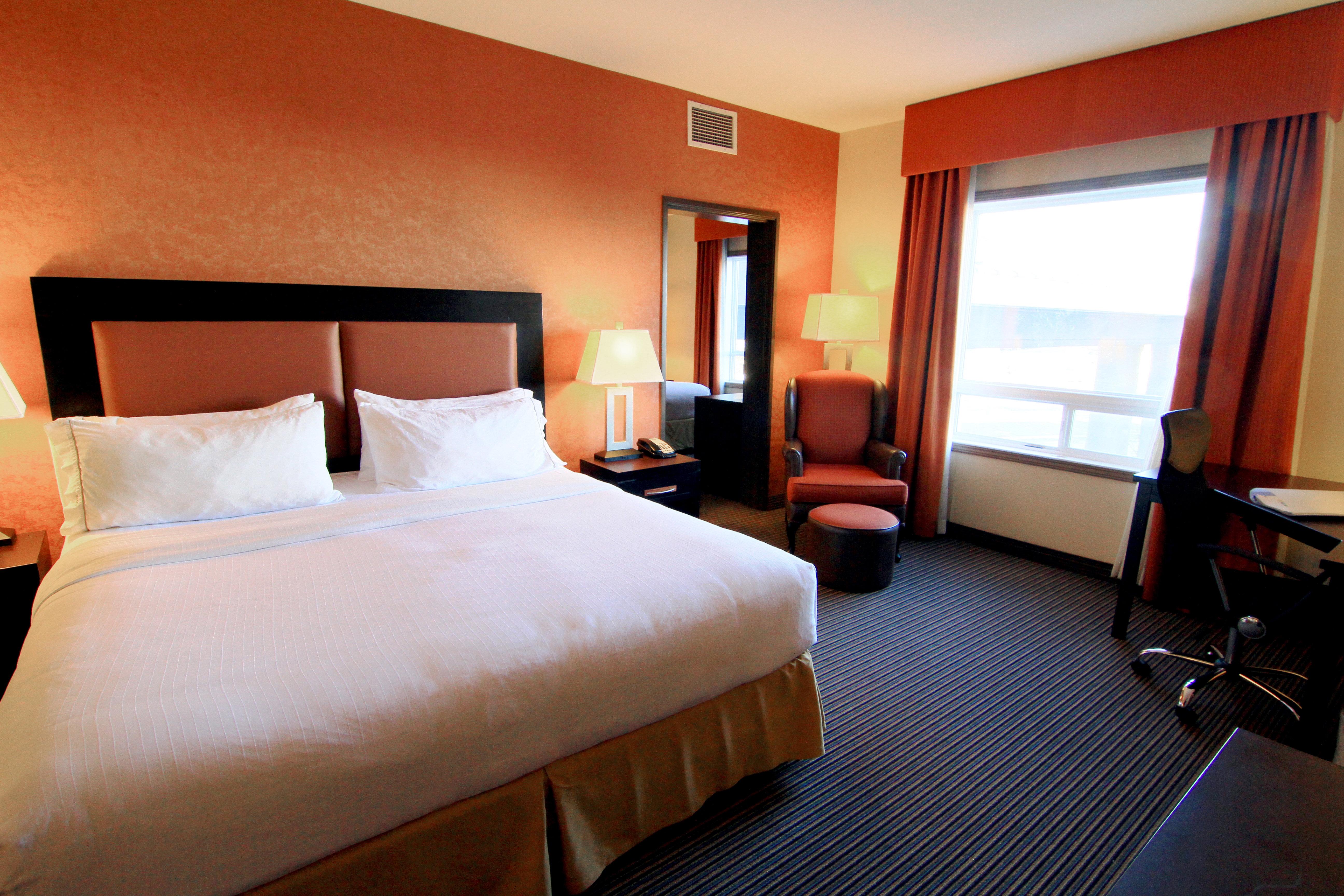 Holiday Inn Express Airport Calgary By Ihg Buitenkant foto