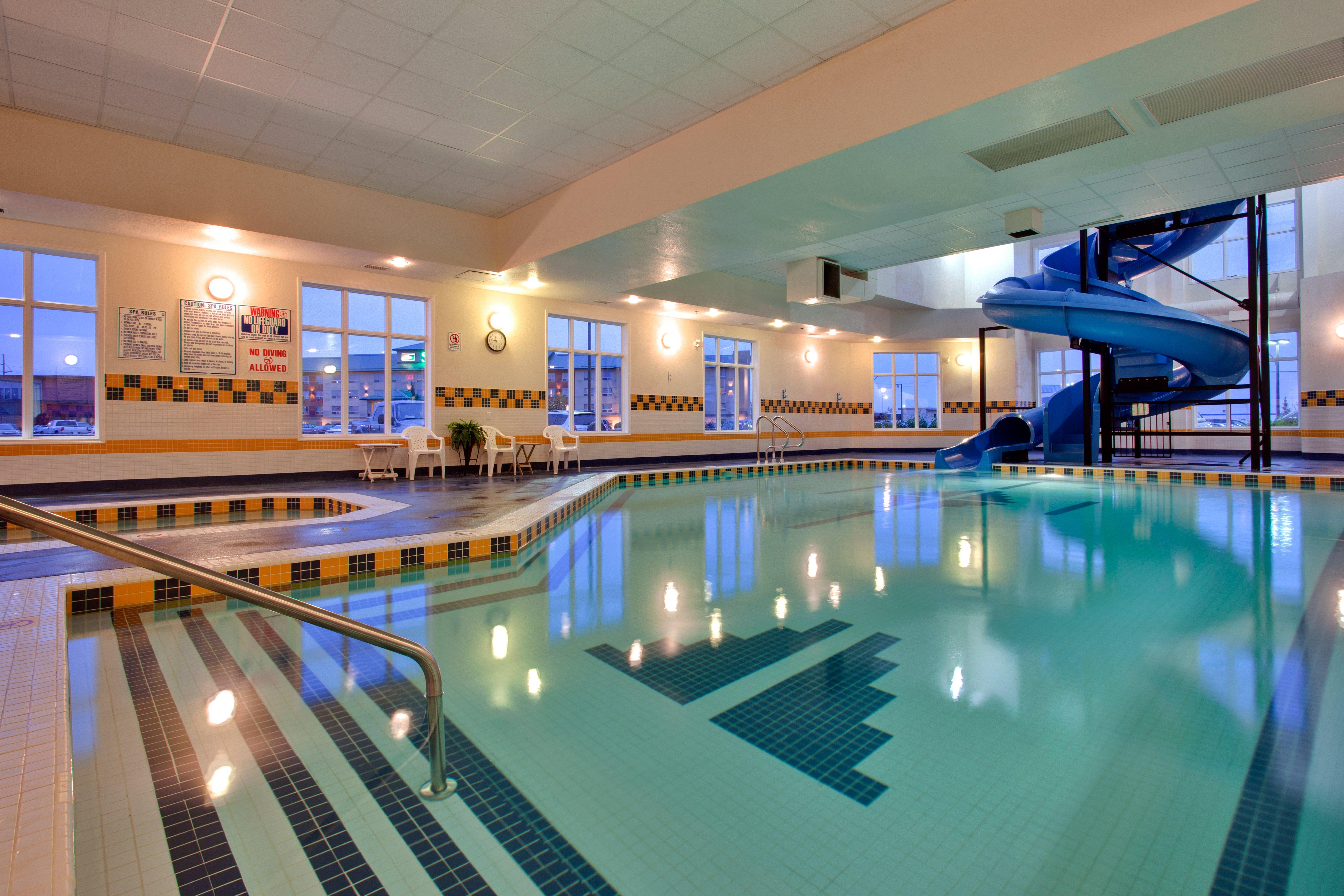 Holiday Inn Express Airport Calgary By Ihg Buitenkant foto